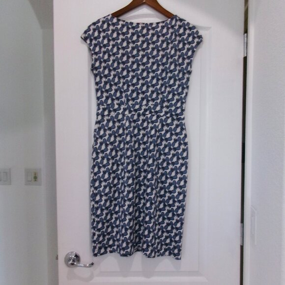 Like New BODEN Pineapple Print Dress 4 Navy Blue & White Pockets Has Stretch - Picture 8 of 11